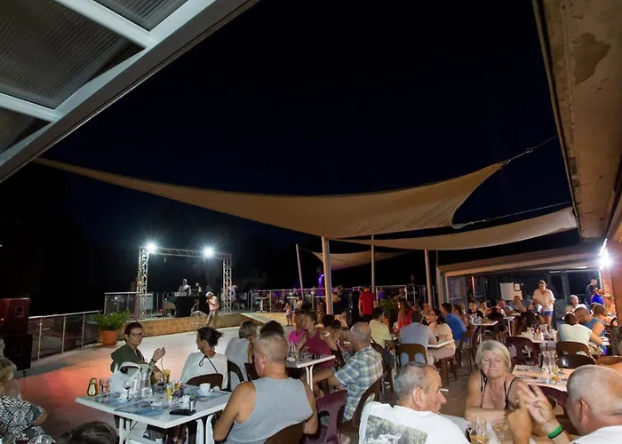 Mobil Confortable Avec Terrasse A - Api-1-52-1092 Ιέρ